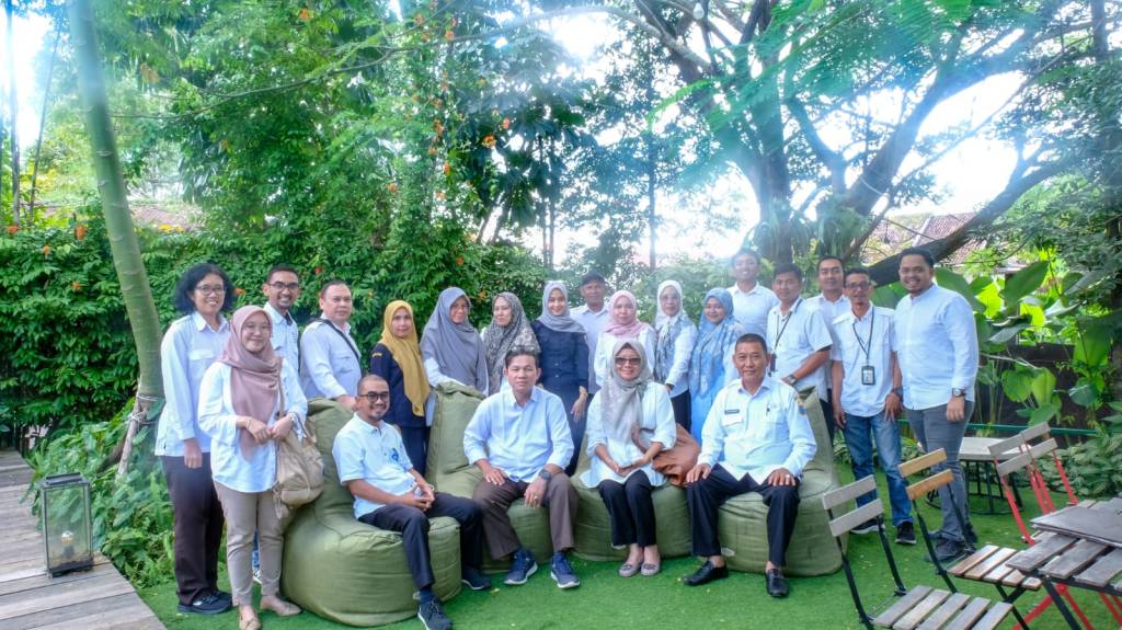 captured the moment after lunch